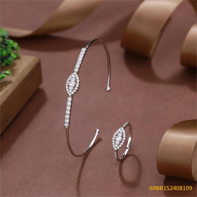 طقم سوار وخاتم زفاف فضي مرصع بالزركون