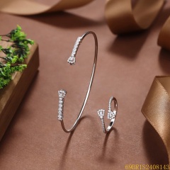 طقم سوار وخاتم زفاف فضي مرصع بالزركون