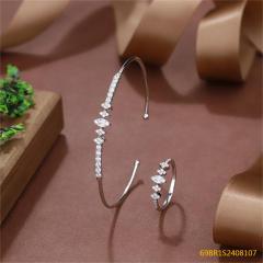 طقم سوار وخاتم زفاف فضي مرصع بالزركون