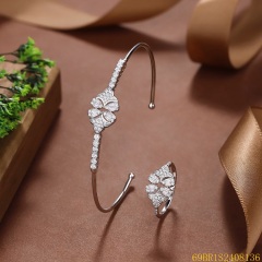 طقم سوار وخاتم زفاف فضي مرصع بالزركون