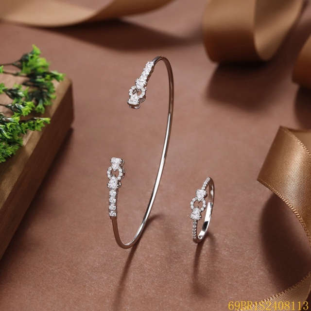 طقم سوار وخاتم زفاف فضي مرصع بالزركون