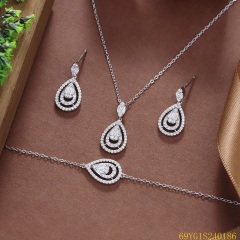 طقم مجوهرات زفاف من الفضة عيار 925 مرصع بالزركون