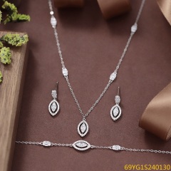 طقم مجوهرات زفاف من الفضة عيار 925 مرصع بالزركون