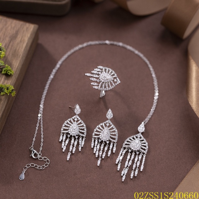 طقم مجوهرات زفاف من الفضة عيار 925 مرصع بالزركون