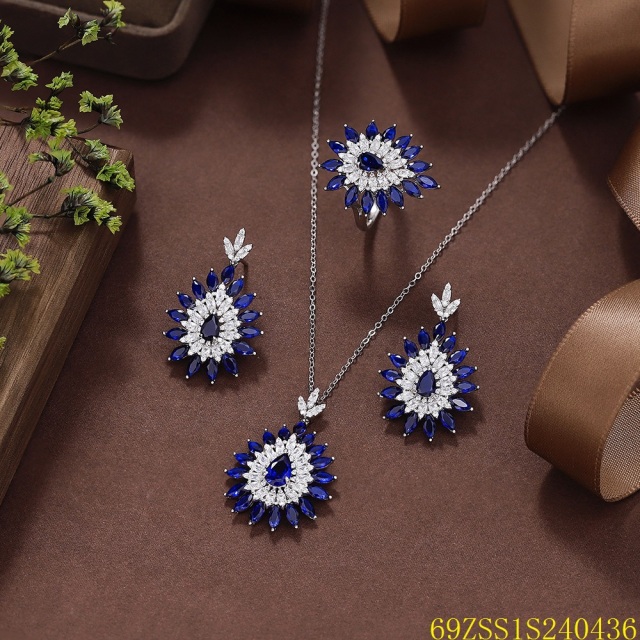 طقم مجوهرات زفاف من الفضة عيار 925 مرصع بالزركون