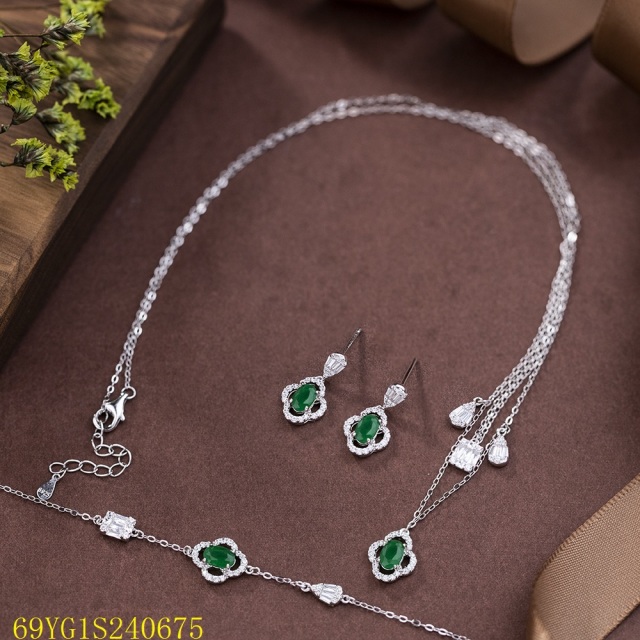 طقم مجوهرات زفاف من الفضة عيار 925 مرصع بالزركون