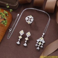 طقم مجوهرات زفاف من الفضة عيار 925 مرصع بالزركون