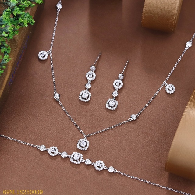 طقم مجوهرات زفاف من الفضة عيار 925 مرصع بالزركون