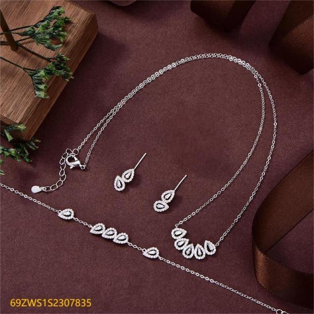 طقم مجوهرات زفاف من الفضة عيار 925 مرصع بالزركون