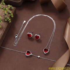 طقم مجوهرات زفاف من الفضة عيار 925 مرصع بالزركون