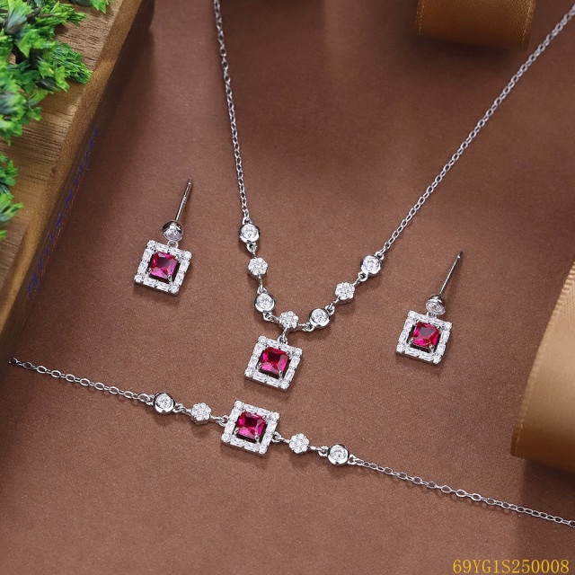 طقم مجوهرات زفاف من الفضة عيار 925 مرصع بالزركون