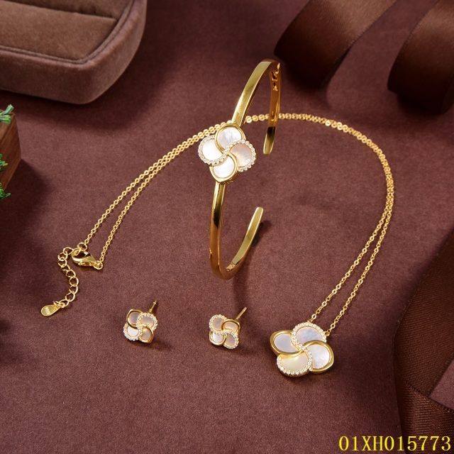 مجموعة مجوهرات الأزياء الشرق أوسطية