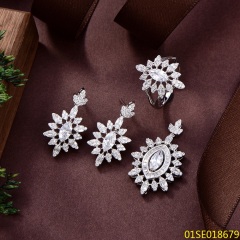 أطقم مجوهرات التعليقة الفضية