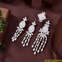 أطقم مجوهرات التعليقة الفضية