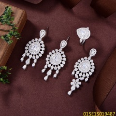 أطقم مجوهرات التعليقة الفضية