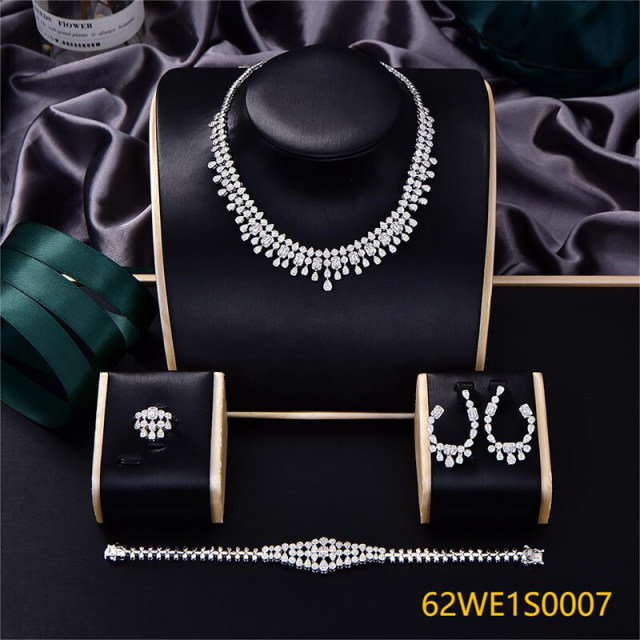 مجموعات المجوهرات الفاخرة بالجملة