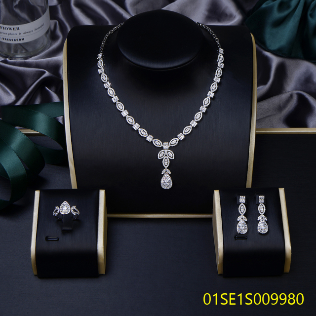 High fashion jewelry set