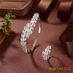 سوار صدفة مرصع فريد عالي الجودة