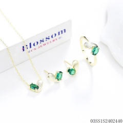 طقم قلادة من الفضة الإسترليني عيار 925 مطلية بالذهب ومرصعة بالزركون