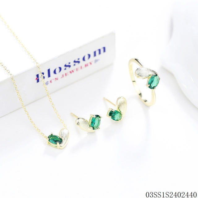 طقم قلادة من الفضة الإسترليني عيار 925 مطلية بالذهب ومرصعة بالزركون