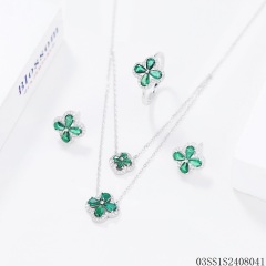 طقم قلادة من الفضة الإسترليني عيار 925 مرصعة بالزركون