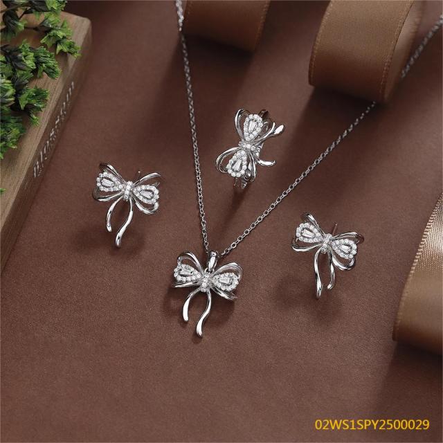 طقم قلادة من الفضة الإسترليني عيار 925 مرصعة بالزركون