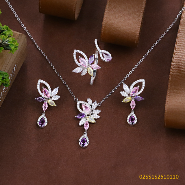 طقم قلادة من الفضة الإسترليني عيار 925 مرصعة بالزركون