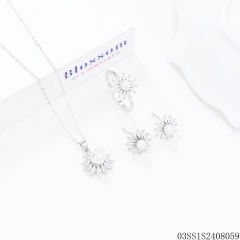 طقم عقد من الفضة الإسترليني عيار 925 مع اللؤلؤ