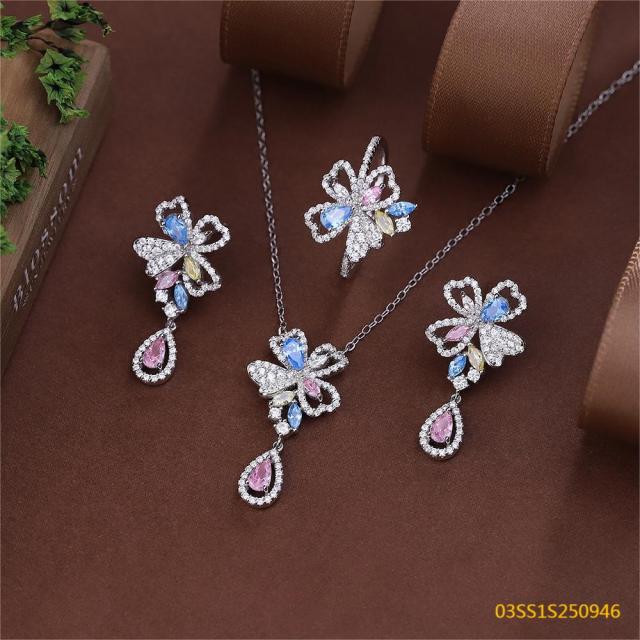 طقم قلادة من الفضة الإسترليني عيار 925 مرصعة بالزركون