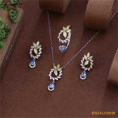 طقم قلادة من الفضة الإسترليني عيار 925 مرصعة بالزركون