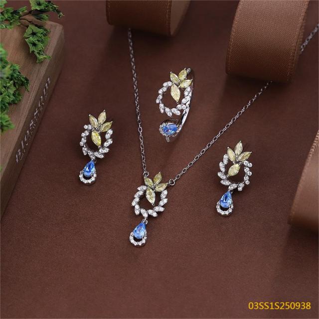 طقم قلادة من الفضة الإسترليني عيار 925 مرصعة بالزركون