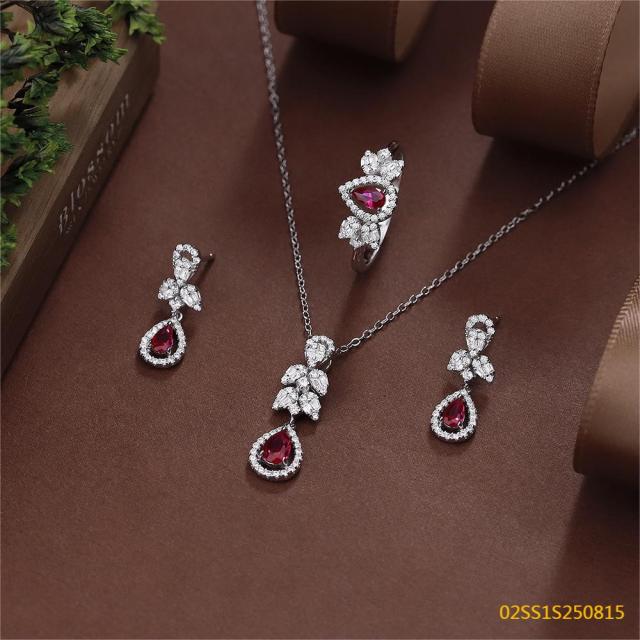 طقم قلادة من الفضة الإسترليني عيار 925 مرصعة بالزركون