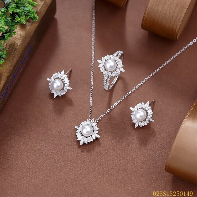 طقم عقد من الفضة الإسترليني عيار 925 مع اللؤلؤ