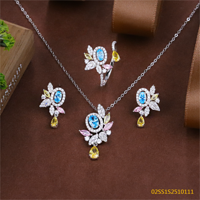 طقم قلادة من الفضة الإسترليني عيار 925 مرصعة بالزركون