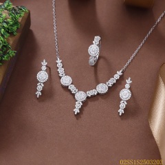 طقم قلادة من الفضة الإسترليني عيار 925 مرصعة بالزركون