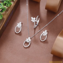 طقم قلادة من الفضة الإسترليني عيار 925 مرصعة بالزركون