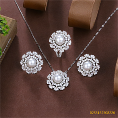 طقم عقد من الفضة الإسترليني عيار 925 مع اللؤلؤ