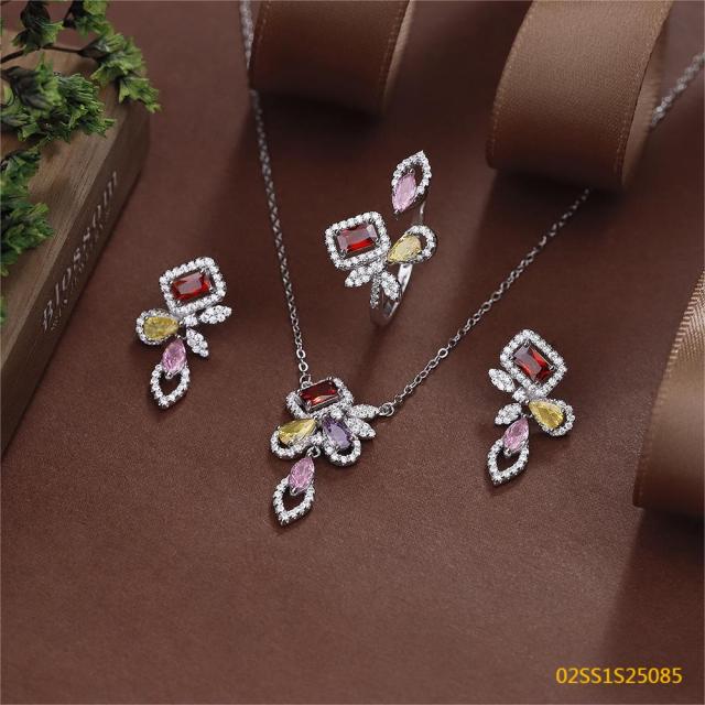 طقم قلادة من الفضة الإسترليني عيار 925 مرصعة بالزركون