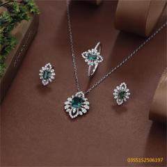 طقم قلادة من الفضة الإسترليني عيار 925 مرصعة بالزركون