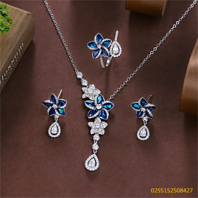 طقم قلادة من الفضة الإسترليني عيار 925 مرصعة بالزركون