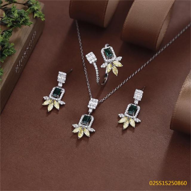 طقم قلادة من الفضة الإسترليني عيار 925 مرصعة بالزركون