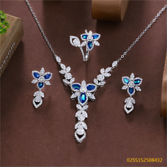 طقم قلادة من الفضة الإسترليني عيار 925 مرصعة بالزركون