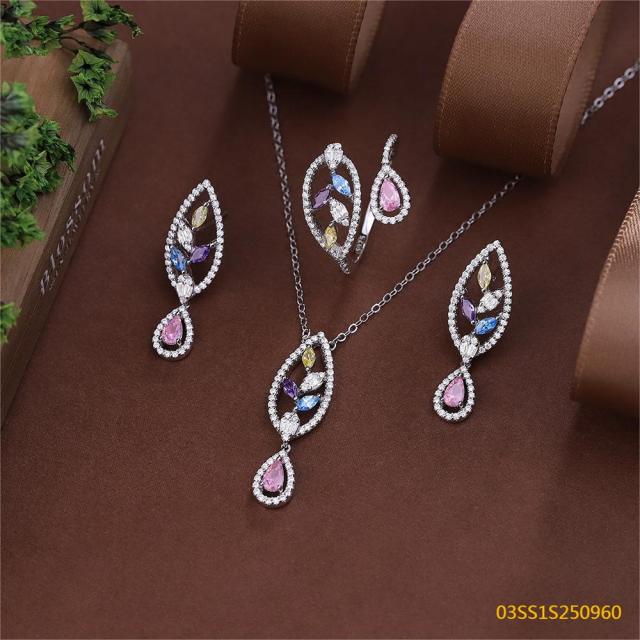 طقم قلادة من الفضة الإسترليني عيار 925 مرصعة بالزركون