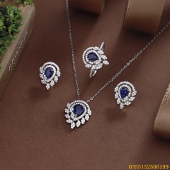 طقم قلادة من الفضة الإسترليني عيار 925 مرصعة بالزركون