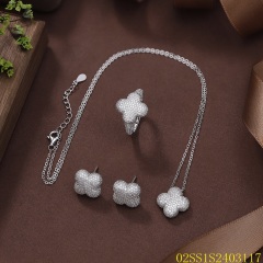 طقم قلادة من الفضة الإسترليني عيار 925 مرصعة بالزركون