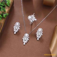 طقم قلادة من الفضة الإسترليني عيار 925 مرصعة بالزركون