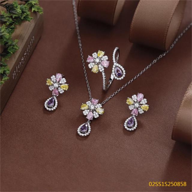 طقم قلادة من الفضة الإسترليني عيار 925 مرصعة بالزركون