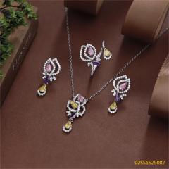 طقم قلادة من الفضة الإسترليني عيار 925 مرصعة بالزركون