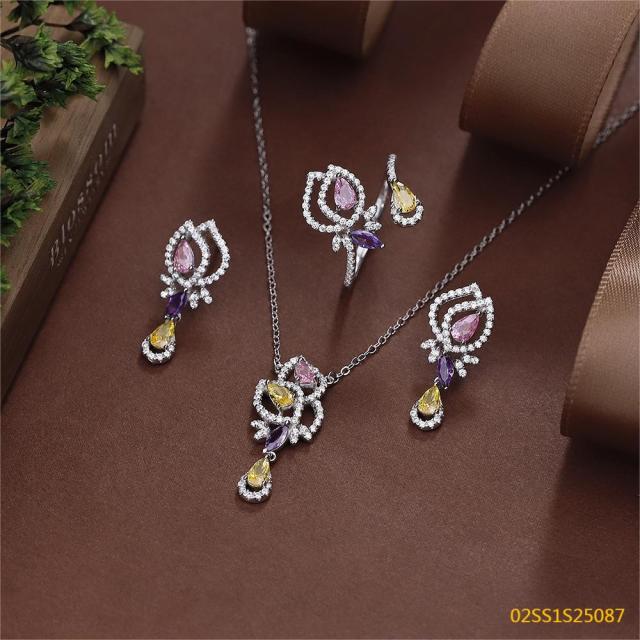 طقم قلادة من الفضة الإسترليني عيار 925 مرصعة بالزركون