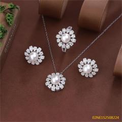 طقم عقد من الفضة الإسترليني عيار 925 مع اللؤلؤ